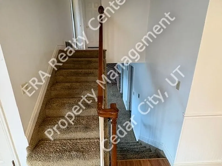 563 S 940 W — Photo 14