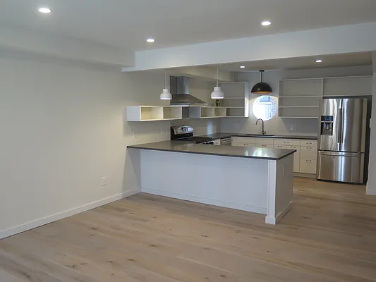 Sold by JRGOMES PROPERTIES LLC | media 25