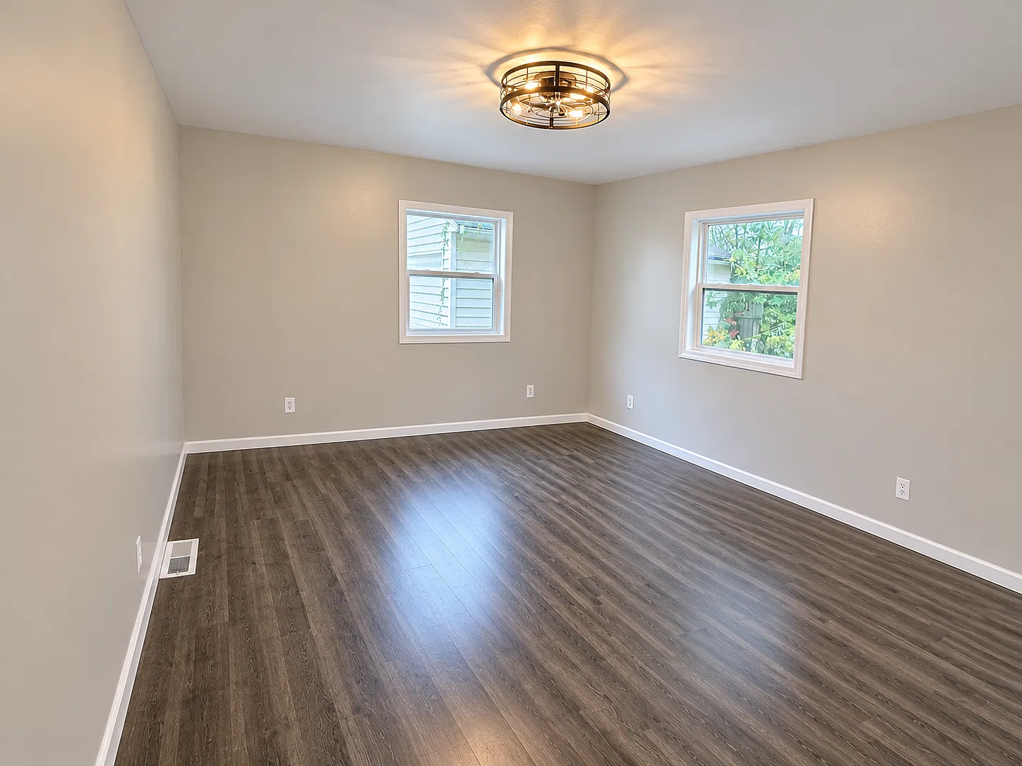 3 bed, 1008 sqft, $1,700 — Photo 2
