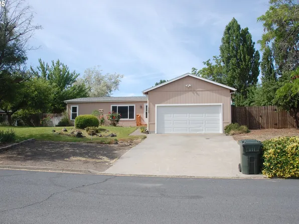 1585 Cottonwood St, Arlington, OR 97812