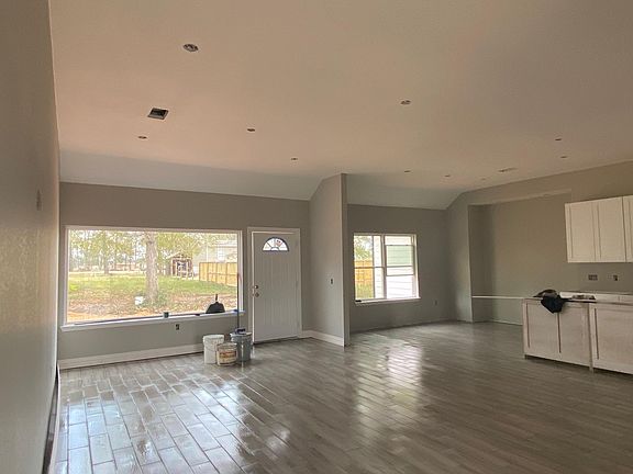 2nd image of 406 Berkshire Ct