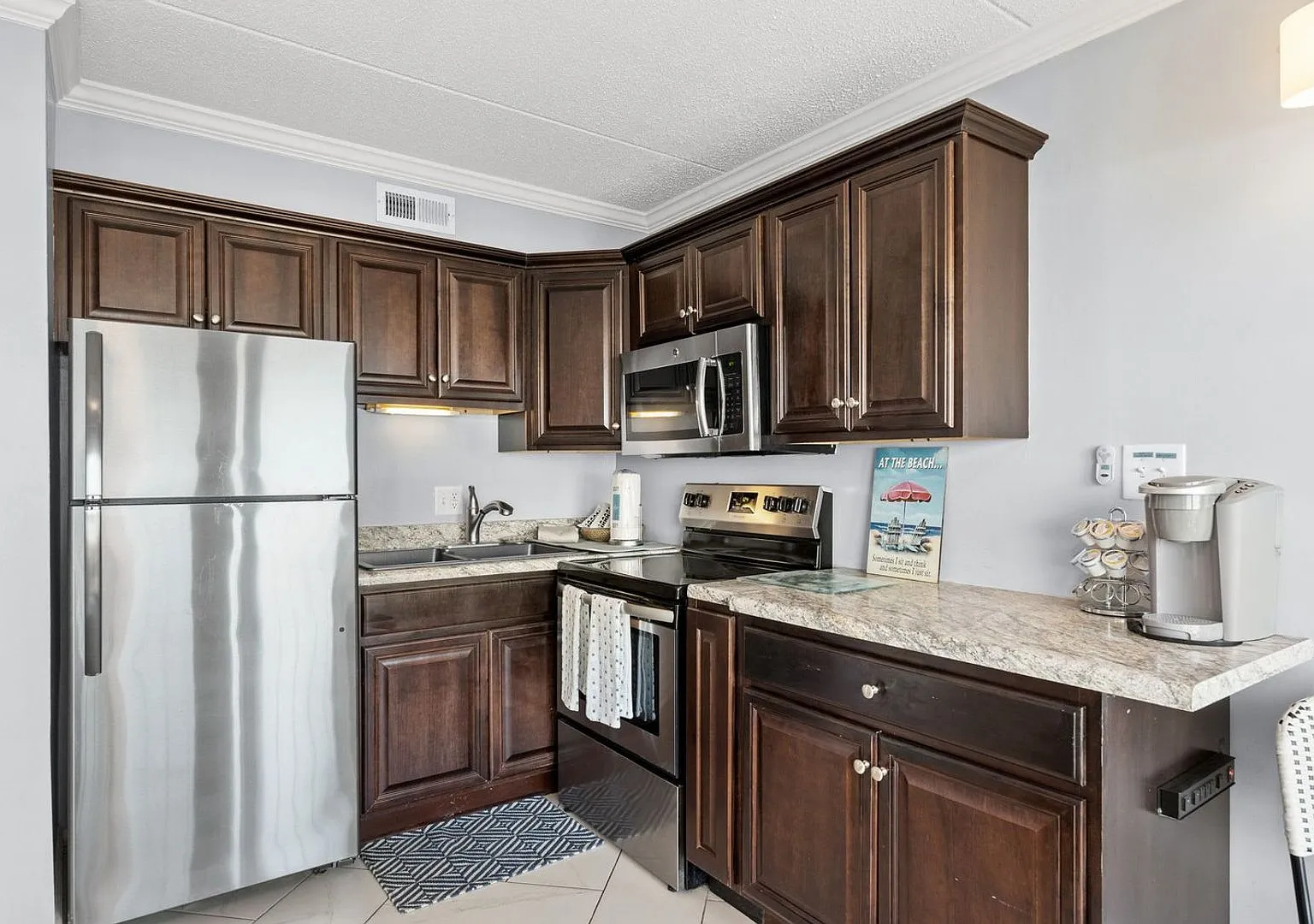Oceanfront Boardwalk Condo | Furnished Midterm Rental — Photo 3