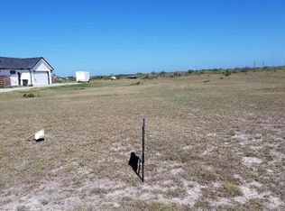 108 Sunrise Dr, Rockport, TX 78382