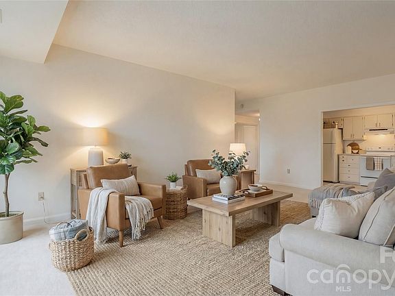 3rd image of 1300 Reece Rd #302