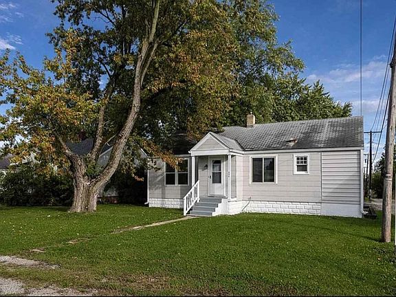 3rd image of 606 W Centennial Ave #606