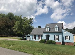 1057 Dogwood Rd, Tazewell, VA 24651