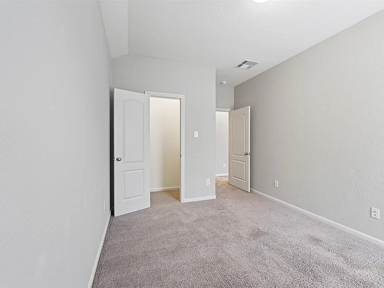 3009 Wedgewood Bay Ct — Photo 32
