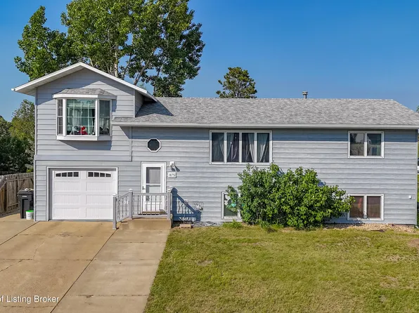 875 13th St E, Dickinson, ND 58601