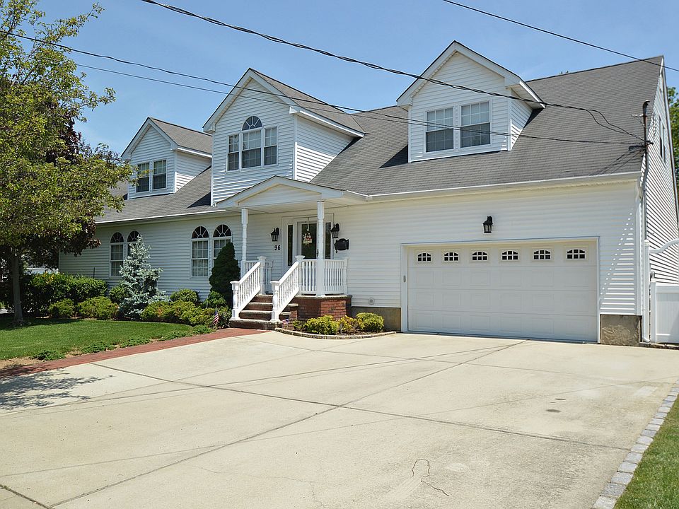 1st image of 96 Hempstead Ave