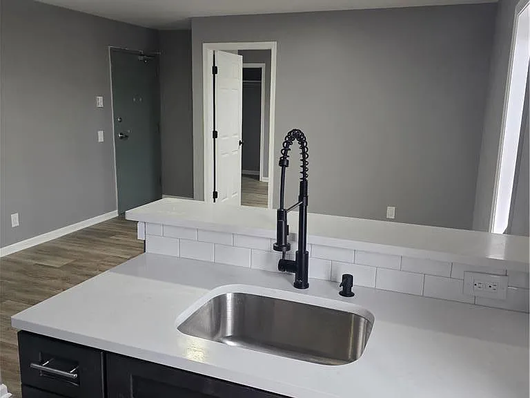 2050 Main St #8 — Photo 6