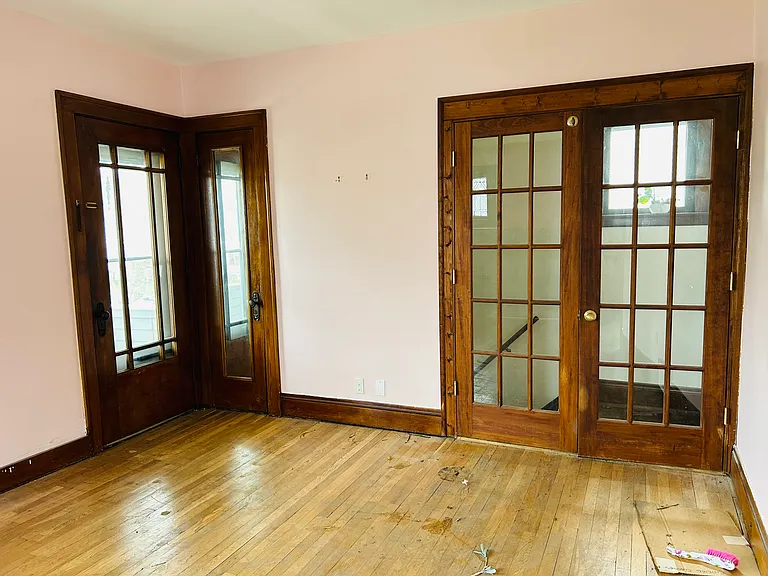 1628 Grace Ave — Photo 11