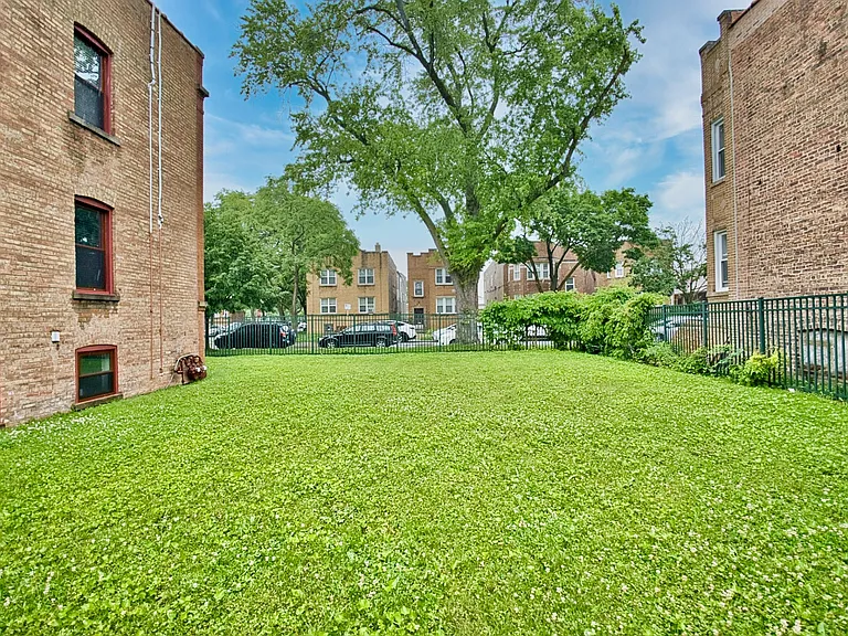 2437 W North Shore Ave #2 — Photo 46
