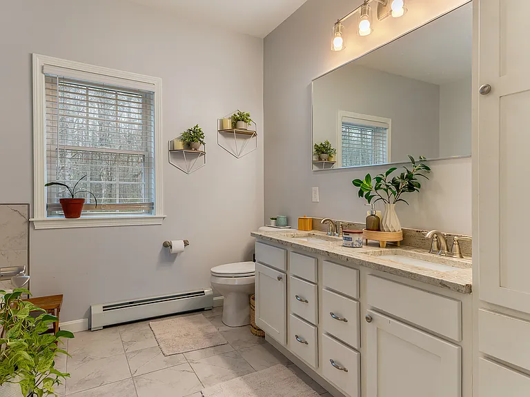 207 Riverbend Rd — Photo 9
