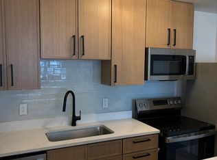 7377 Maple Ave, Maplewood, MO 63143