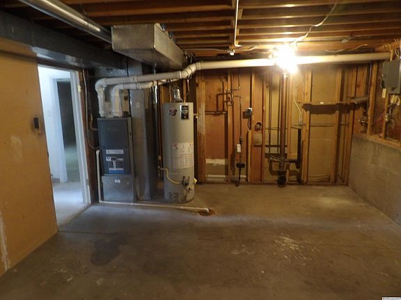 5th image of 808 Gardenia Dr