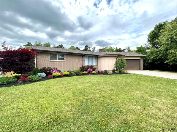 4700 Mount Vernon Blvd, Hamburg, NY 14075