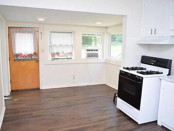 5th image of 2083 6th Ave SE
