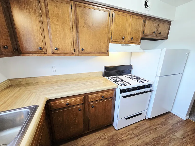 111 Pine Dr — Photo 14