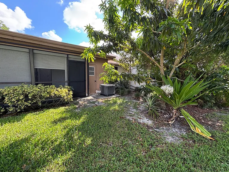 6132 Fairfield Cir #7 — Photo 13