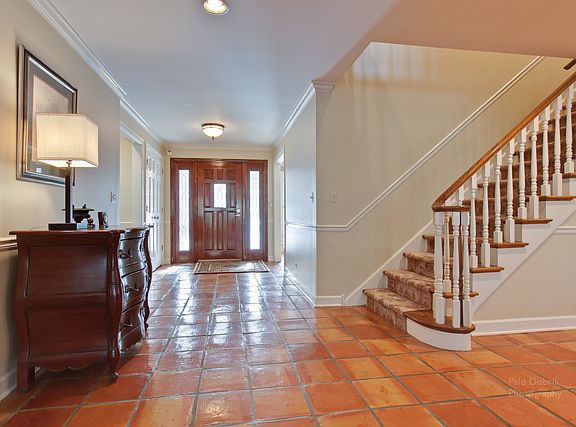 2nd image of 1028 Havenwood Ln