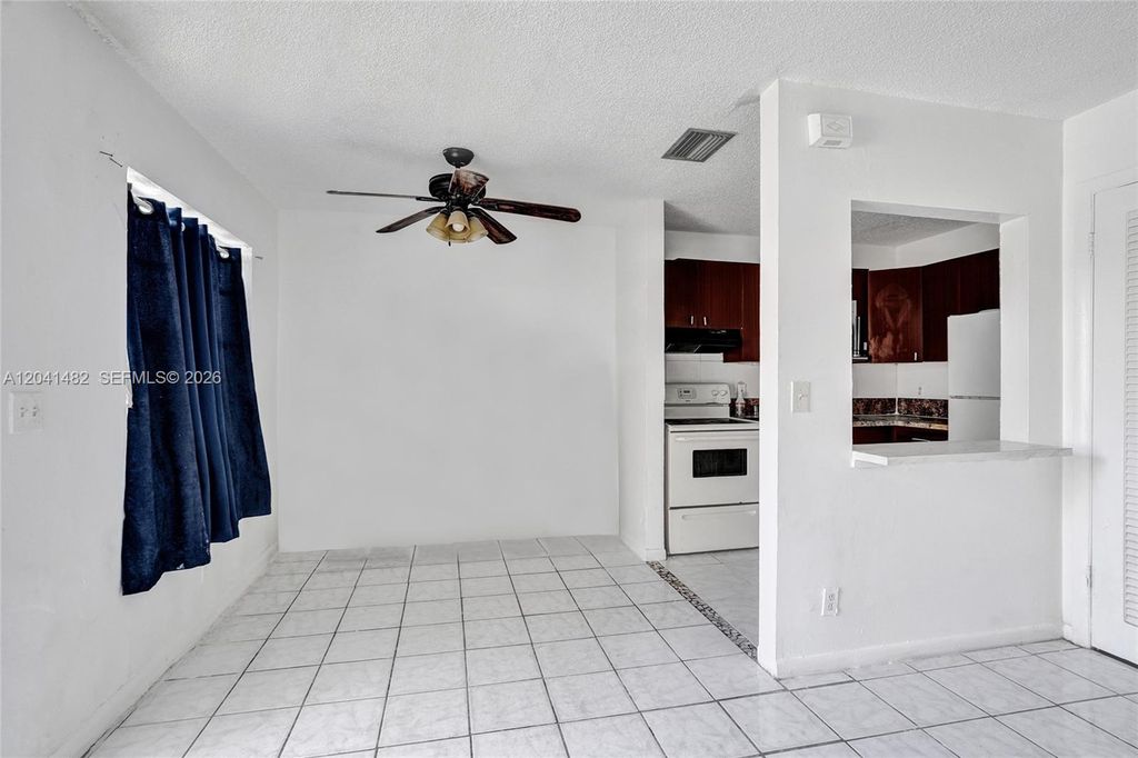 841 SW 7th St APT C, photo 4