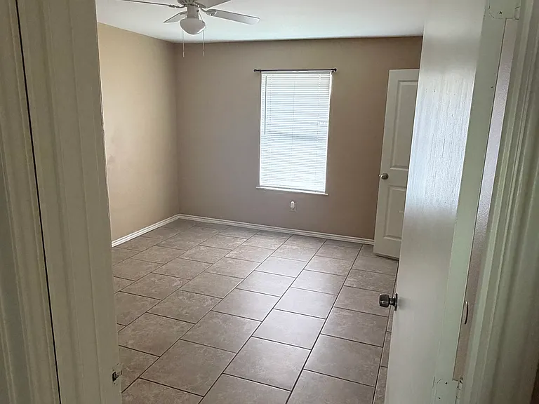 5056 Oak Hill Dr — Photo 15