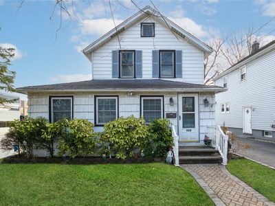 201 Jamaica Boulevard, Carle Place, NY, 11514