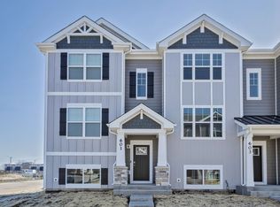 601 Acadia Ave, Mundelein, IL 60060
