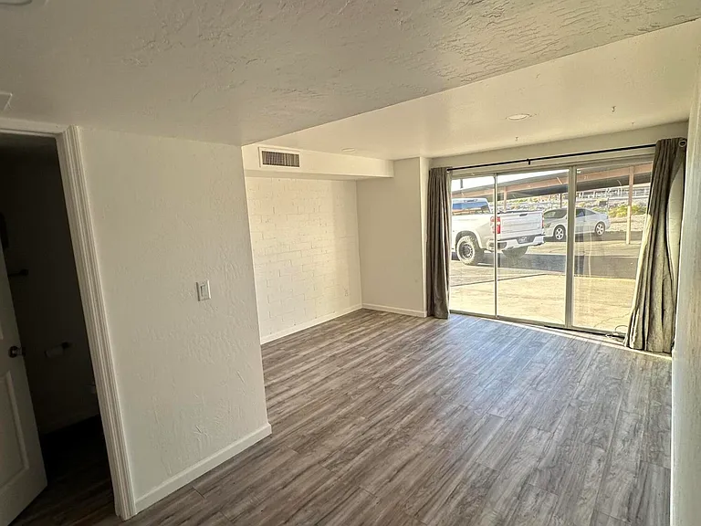 89 Acoma Blvd N #3 — Photo 8