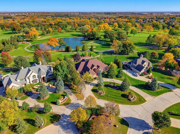 8434 S Fountain COURT, Franklin, WI 53132