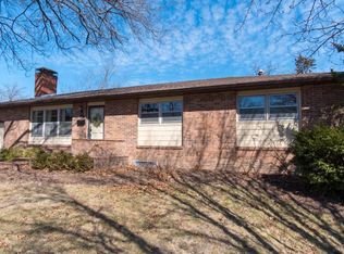 16 Longfellow Ln, Columbia, MO 65203