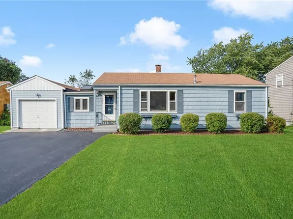 106 Kaufman Rd, Tiverton, RI 02878