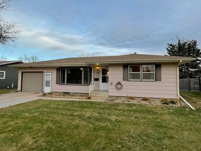 1318 Palmer Pl, Mitchell, SD, 57301