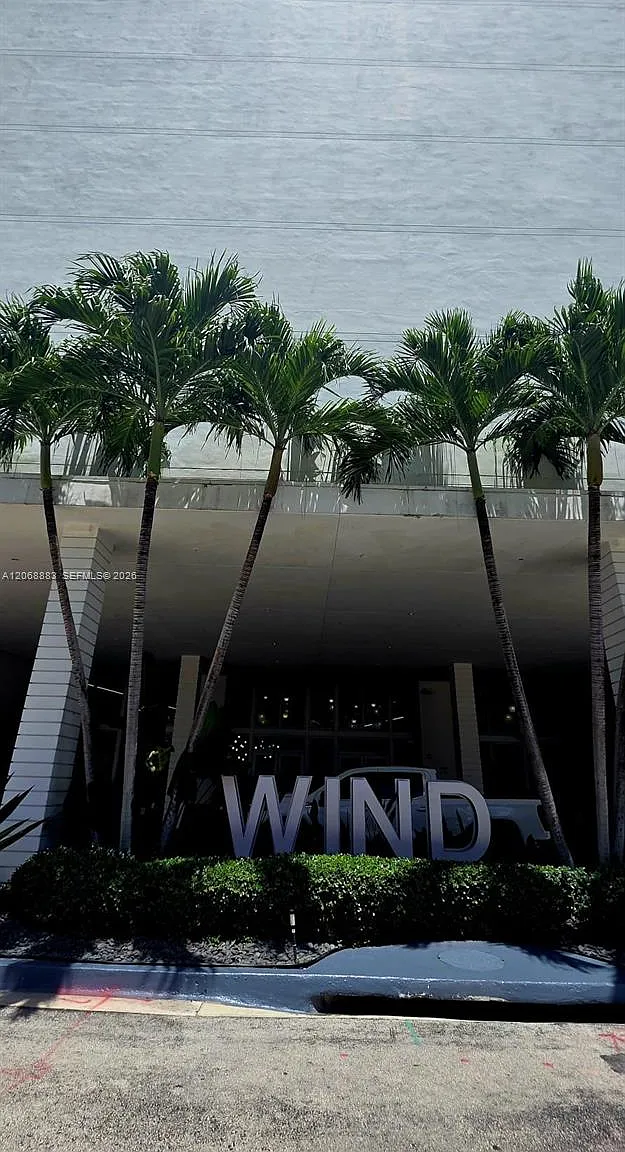 Wind Condo — Photo 1