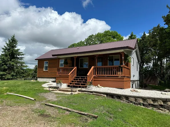 20468 115th St NE, New London, MN 56273