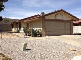 12122 Pluto Dr, Victorville, CA 92392