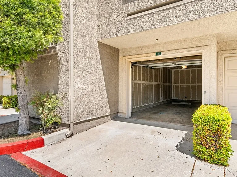 1035 La Terraza Cir #303 — Photo 25