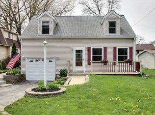 W270N2729 Elm Ave, Pewaukee, WI 53072