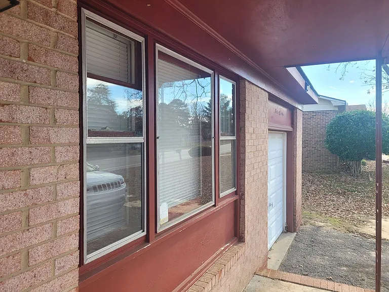 1219 Chilton Dr — Photo 3