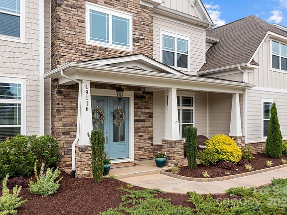 3rd image of 19116 Beecher Commons Dr