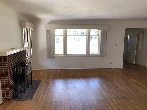 2nd image of 5 Oak Ct