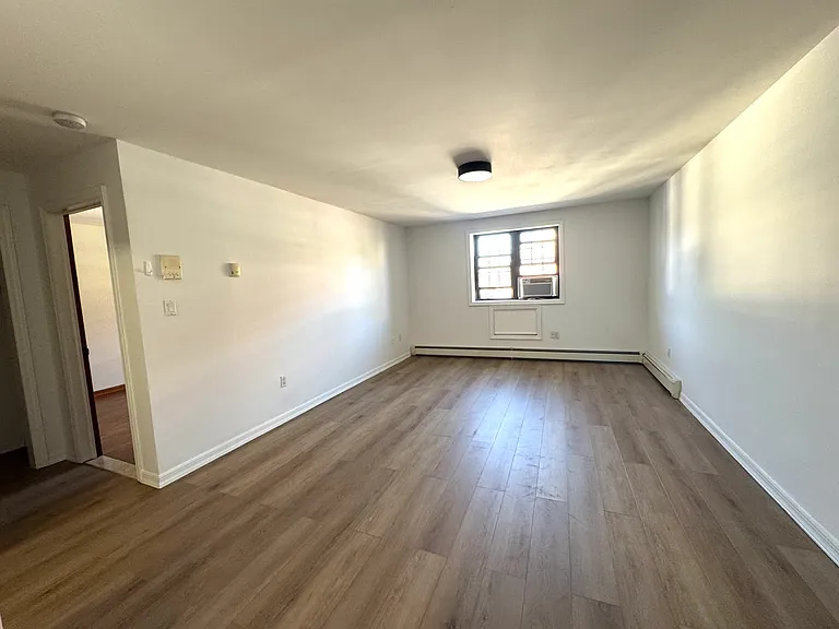 26-26 30th St #6 — Photo 5
