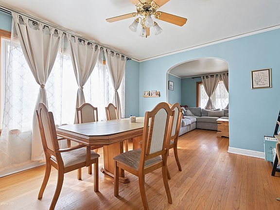 4th image of 10833 S Avenue M