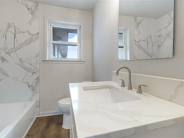 220 Grove Ave — Photo 6