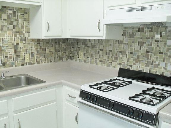 3rd image of 6008 N Lamar Blvd APT 219