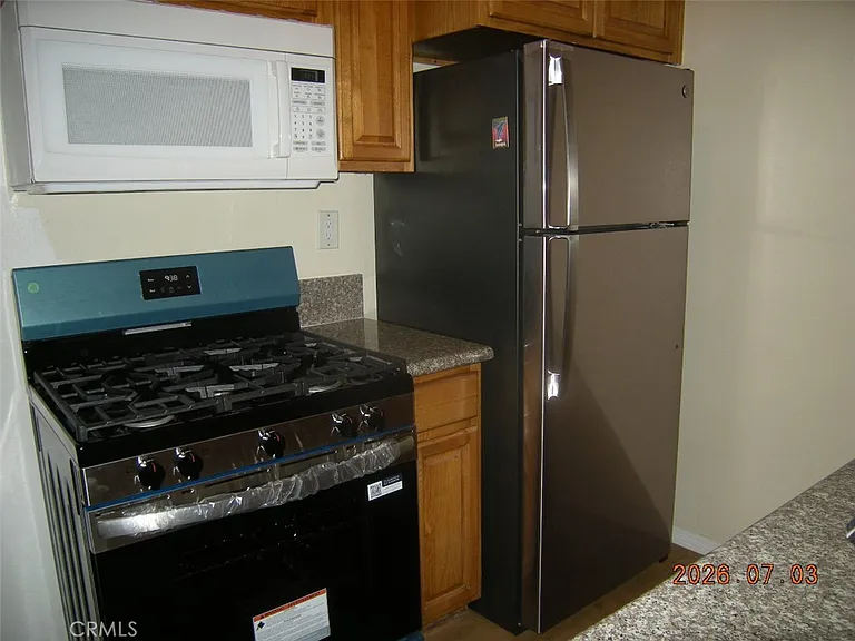 1260 Superior Ave #C — Photo 6