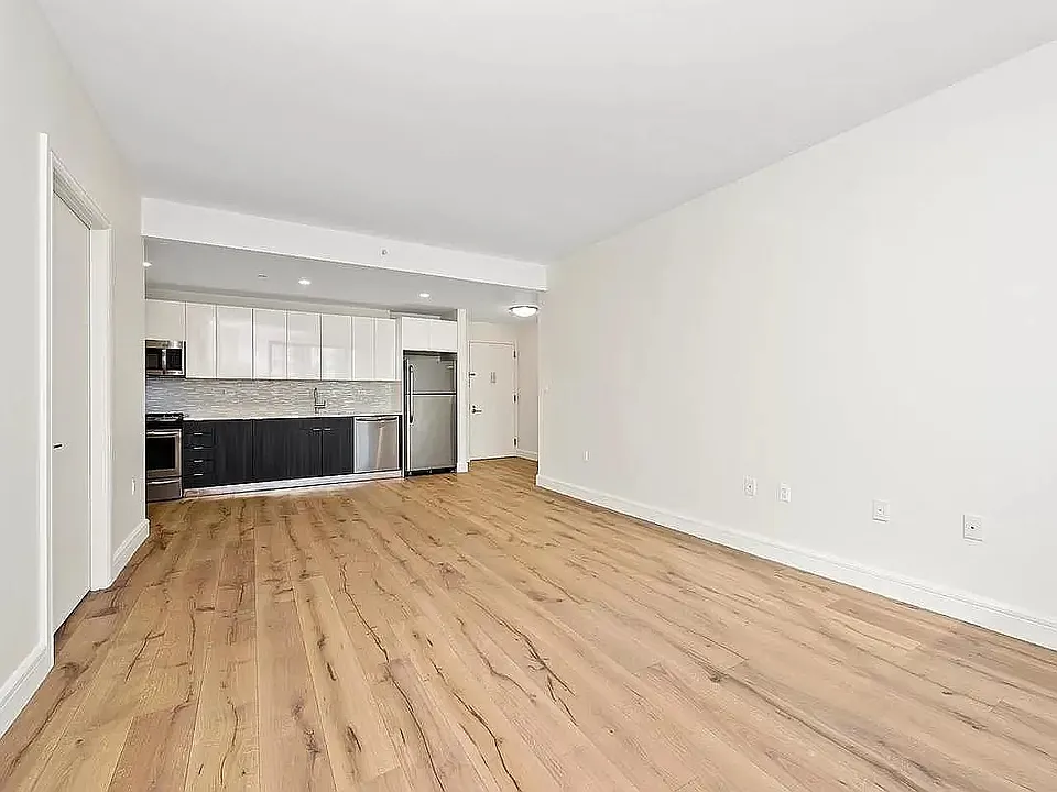 25-21 43rd Ave #802