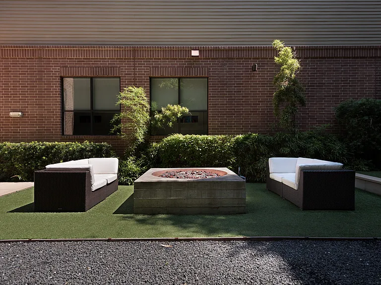 City Place Montrose — Photo 11