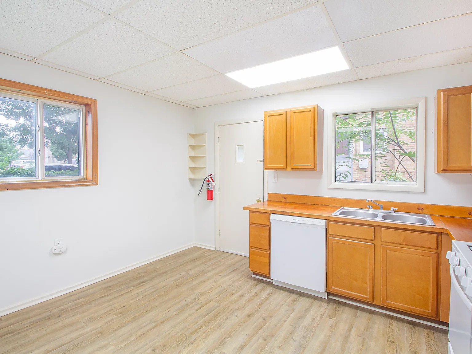 2 bed, 890 sqft, $1,399 — Photo 3