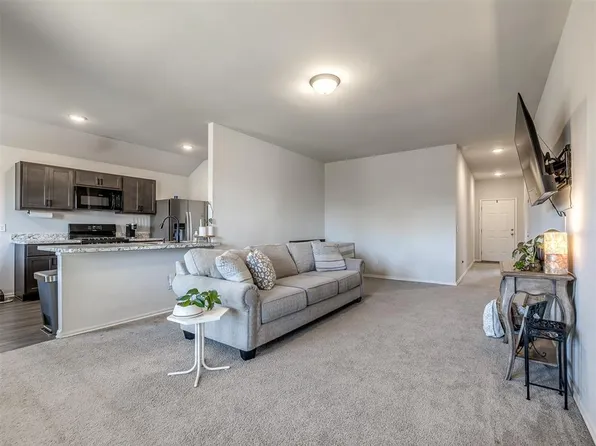 1108 S Blackjack Ln, Mustang, OK 73064